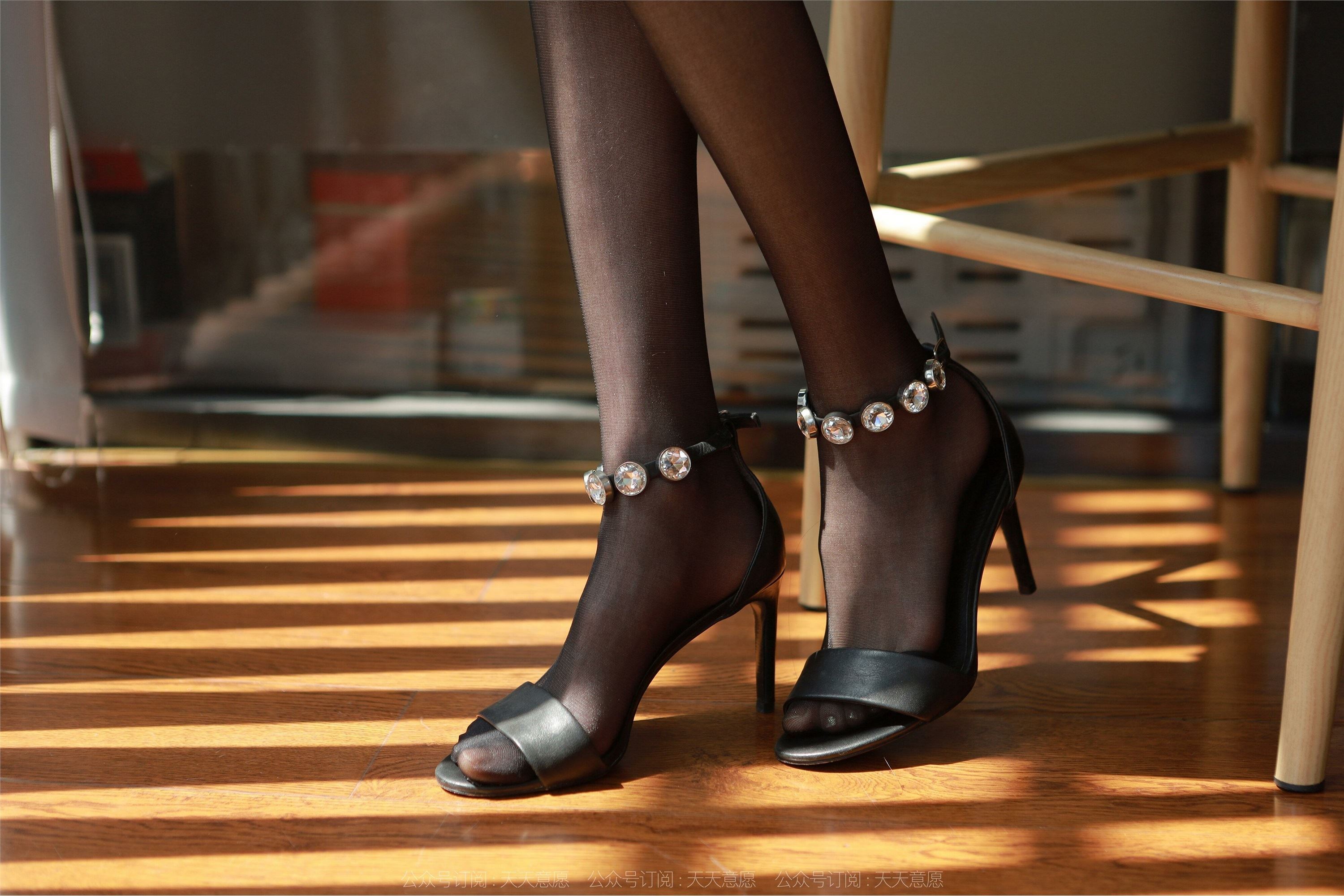 IESS异思趣向  2022.05.10 丝享家 1084：团团《黑丝闪闪》